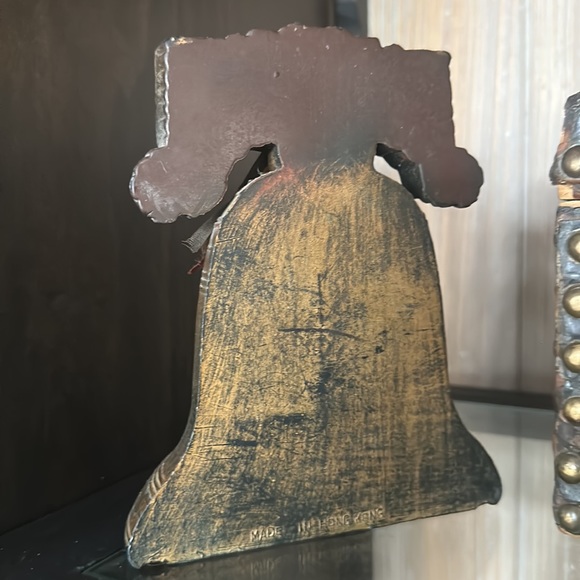 Liberty Bell Wooden Book End - Picture 3 of 3